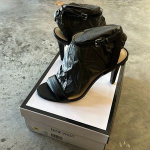 Nine West Black Pumps